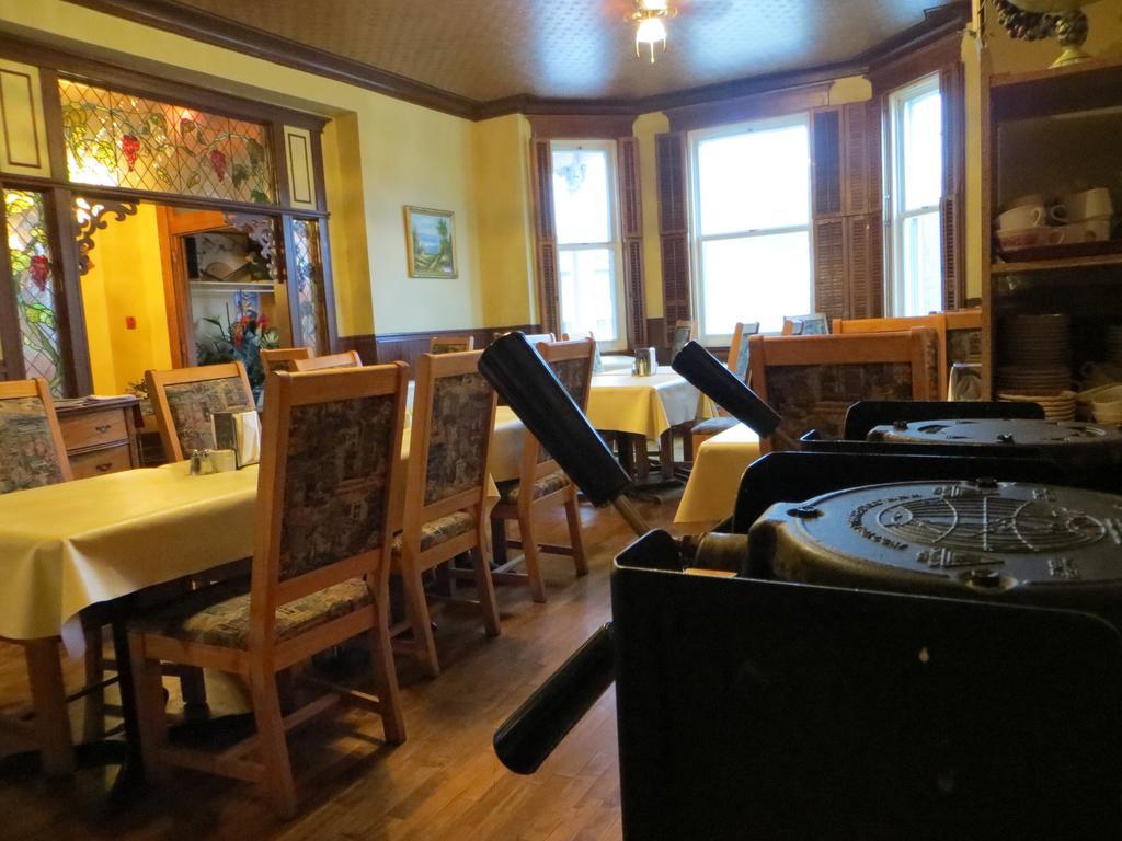 Auberge Montebello Luaran gambar
