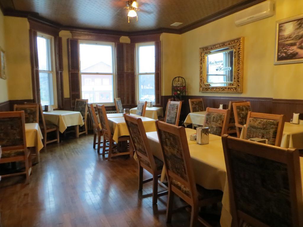 Auberge Montebello Luaran gambar