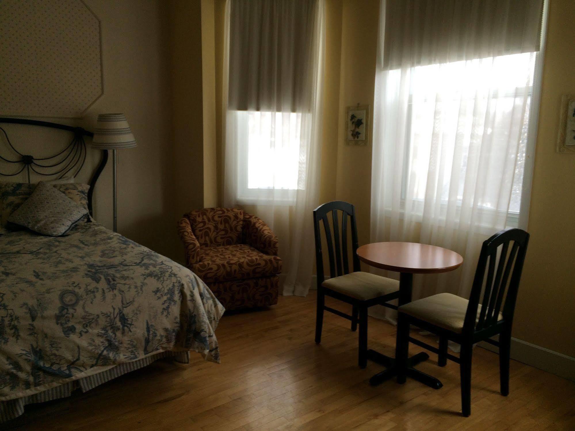 Auberge Montebello Luaran gambar