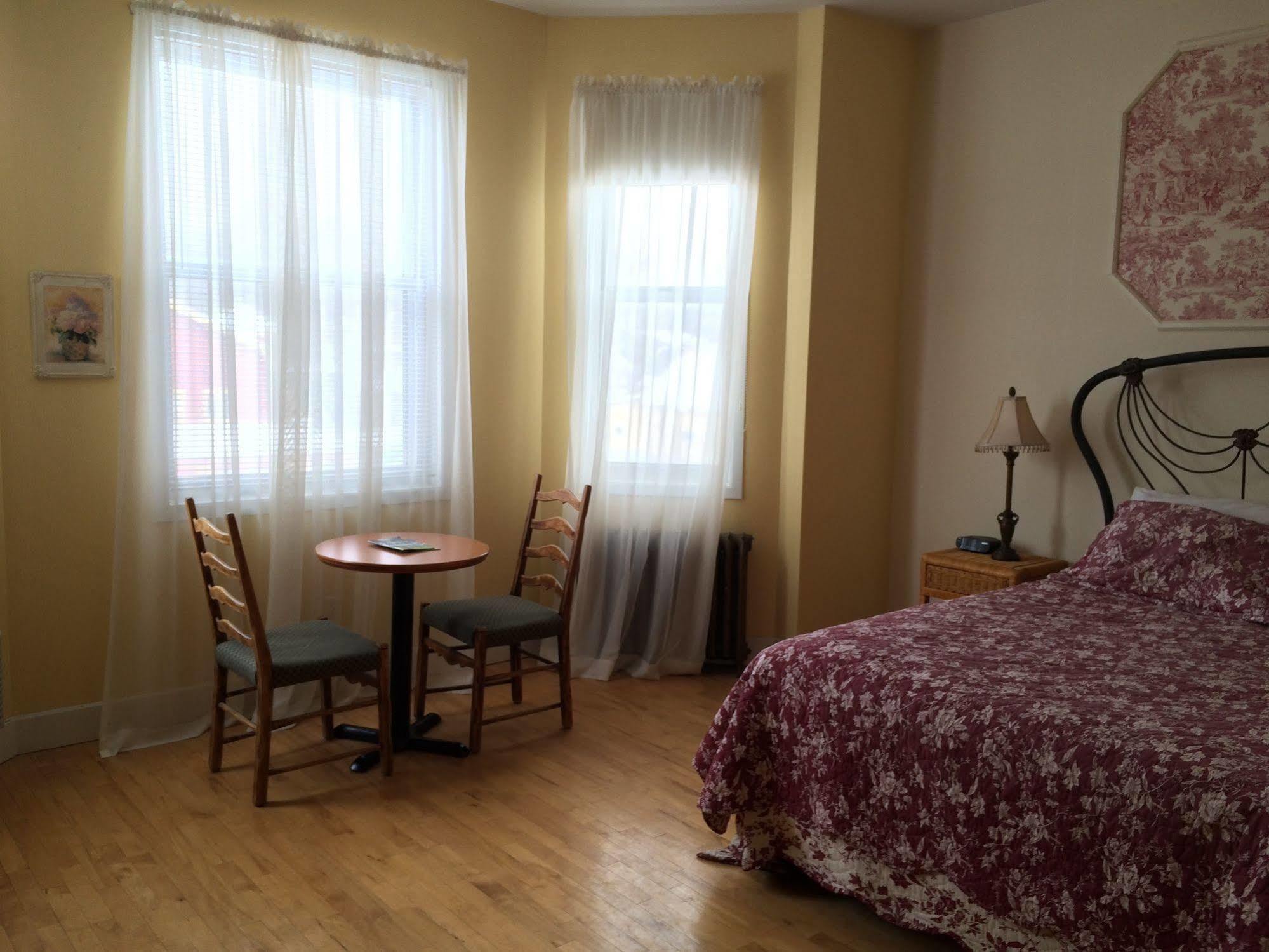 Auberge Montebello Luaran gambar